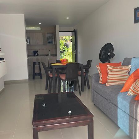 Apartamento Central En อานาโปยมา ภายนอก รูปภาพ